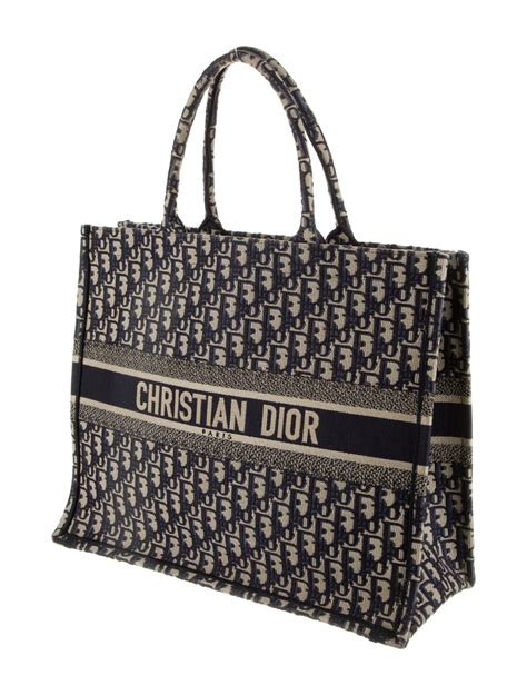 christian dior tote.bag